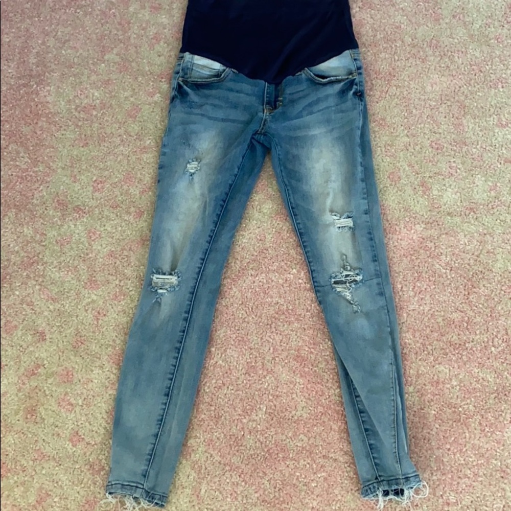 Distressed maternity jeggings